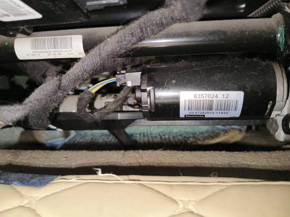 [济南·鲁H] 二手别克君越2012款 2.4L SIDI舒适版