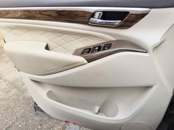 [无锡·苏B] 二手广汽传祺传祺M82018款 320T 尊贵版