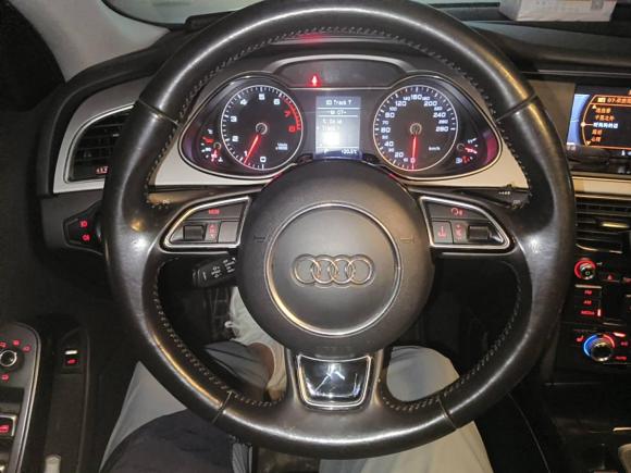 [武汉·鄂A] 二手奥迪奥迪A4L2015款 35 TFSI 自动舒适型