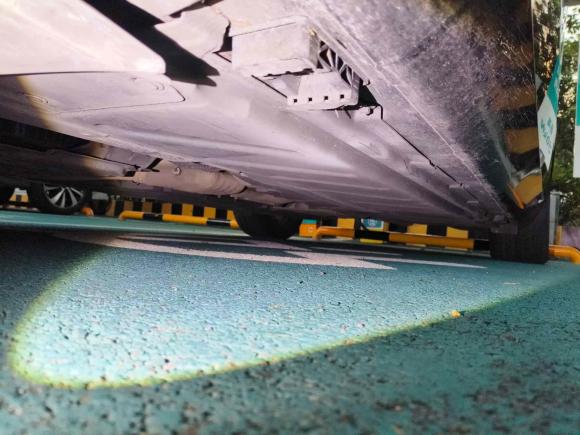 [深圳·粤B] 二手奔驰奔驰E级新能源2022款 改款三 E 350 e L 插电式混合动力轿车