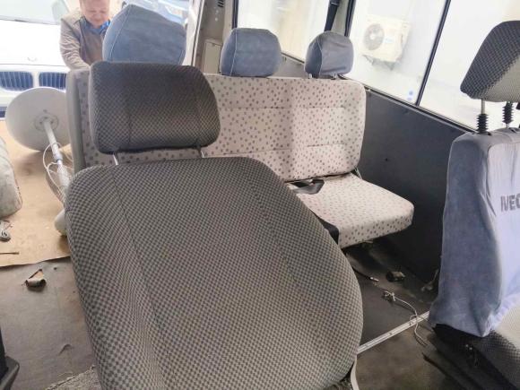 [上海·沪A] 二手依维柯依维柯得意2014款 2.8T-A35 NJ6494ACZ43S4