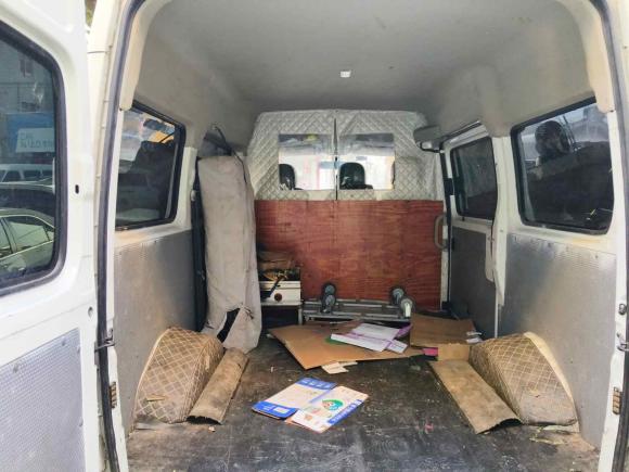 [宁波·浙B] 二手上汽大通MAXUS新途V802021款 2.0T 手动经典傲运通短轴中顶5/6座