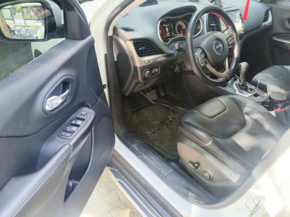 [武汉·鄂W] 二手Jeep自由光2016款 2.4L 专业版