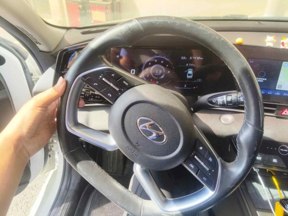 [深圳·苏E] 二手现代伊兰特2021款 1.5L CVT LUX尊贵版