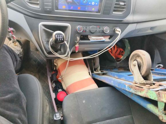 [合肥·皖A] 二手上汽大通MAXUS新途V802023款 2.0T 手动经典傲运通长轴超低顶6/7/8/9座