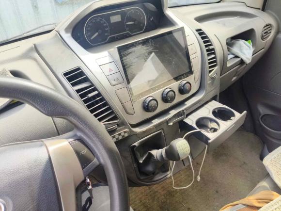 [台州·浙J] 二手上汽大通MAXUS新途V802017款 2.5T 6挡手动傲运通国V短轴中顶5/6/10座