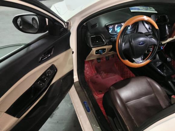 [南京·皖M] 二手福特福睿斯2015款 1.5L 手动舒适型