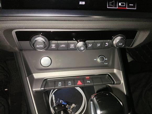 [上海·沪G] 二手奥迪奥迪Q32019款 40 TFSI 时尚动感型