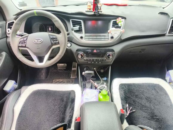 [南京·苏A] 二手现代途胜2015款 1.6T 双离合两驱智能型