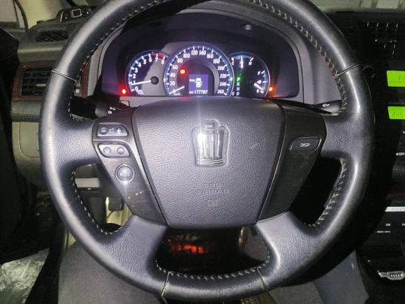 [广州·粤A] 二手丰田皇冠2010款 2.5L Royal 真皮天窗版