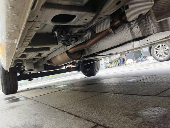 [苏州·苏U] 二手福特全顺2023款 2.0T柴油手动多功能商用车中轴低顶5/6座