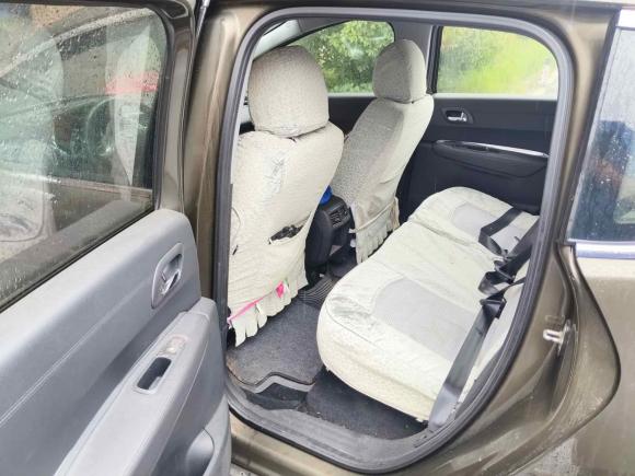 [芜湖·皖B] 二手标致标致30082013款 2.0L 手动经典版