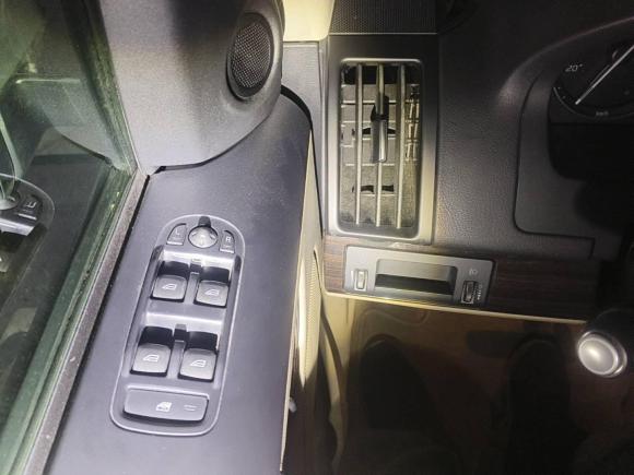 [青岛·粤A] 二手路虎神行者22013款 2.0T Si4 SE汽油版