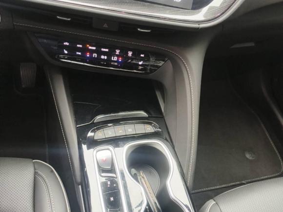 [南昌·赣A] 二手别克昂科威Plus2022款 昂科威Plus 652T 五座四驱豪华型