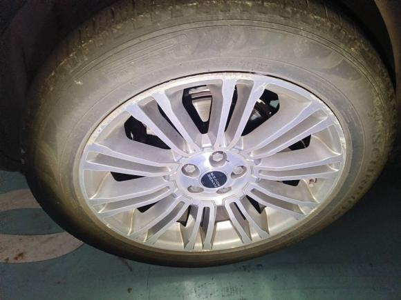 [广州·粤A] 二手路虎揽胜极光2012款 2.0T 5门耀致版