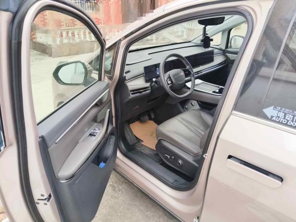 [上海·苏A] 二手大通大通G702024款 2.0T 自动旗舰版 7座