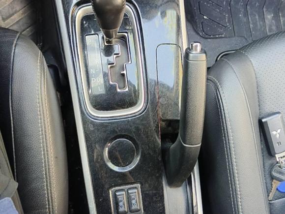 [青岛·鲁B] 二手三菱欧蓝德2018款 2.0L 两驱荣耀版 5座