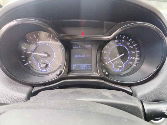 [上海·沪A] 二手江铃驭胜S3502014款 2.4T 自动两驱柴油豪华天窗版5座