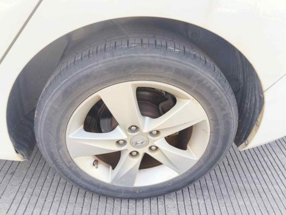 [南通·苏F] 二手现代朗动2012款 1.6L 手动时尚型