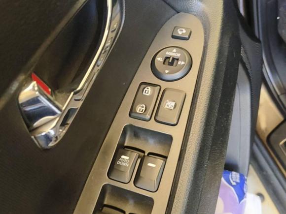 [温州·浙C] 二手起亚智跑2012款 2.0L 自动两驱版GLS