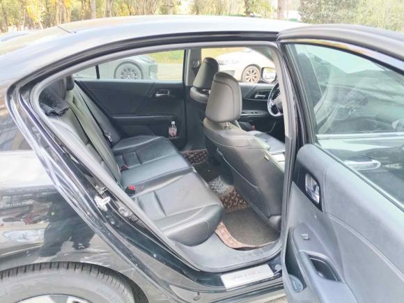 [成都·川A] 二手本田雅阁2016款 2.0L 精英版