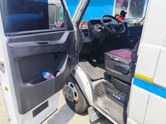 [无锡·苏B] 二手依维柯依维柯得意2021款 2.5T A35 M1客车5-9座短轴中顶双胎侧拉门