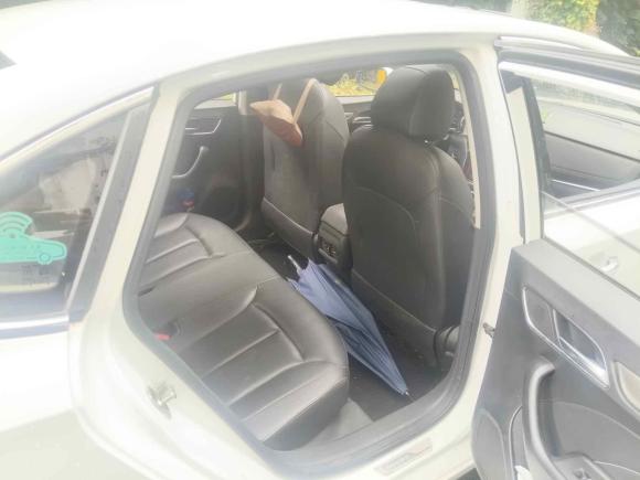 [上海·沪L] 二手荣威荣威i62020款 PLUS 20T TST 4G互联荣耀旗舰版