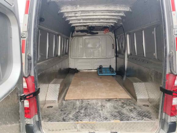 [南通·苏F] 二手福田图雅诺2023款 吉象厢货 2.0T手动 加长轴中顶 后单胎3座