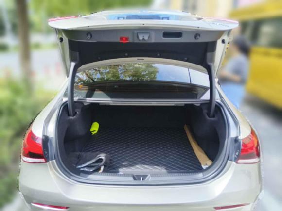 [上海·沪C] 二手奔驰奔驰A级2019款 A 200 L 运动轿车