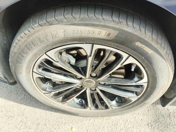 [上海·贵A] 二手荣威荣威iMAX82021款 400TGI Supreme系列尊荣版