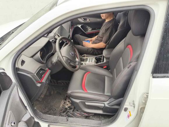 [上海·皖E] 二手长安长安CS552017款 1.5T 自动炫动型