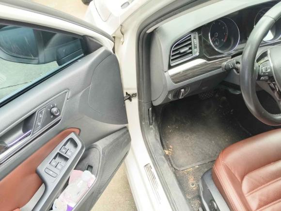 [佛山·湘B] 二手大众凌渡2015款 280TSI DSG豪华版