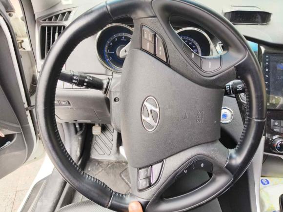 [成都·川A] 二手现代索纳塔2014款 2.0L 自动豪华版