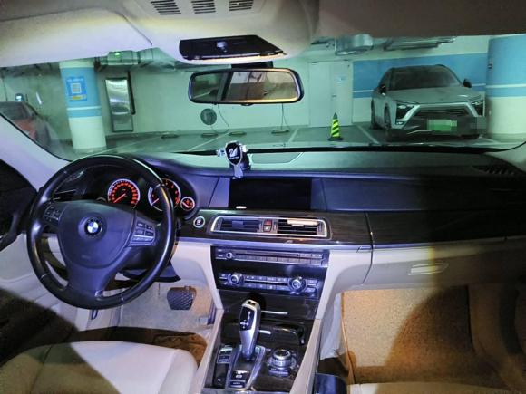 [上海·沪N] 二手宝马宝马7系2011款 730Li典雅型