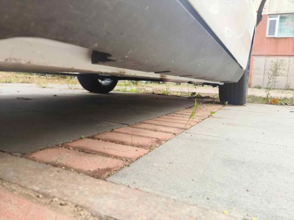 [青岛·鲁B] 二手荣威荣威D72025款 DMH 125km 世界冠军版