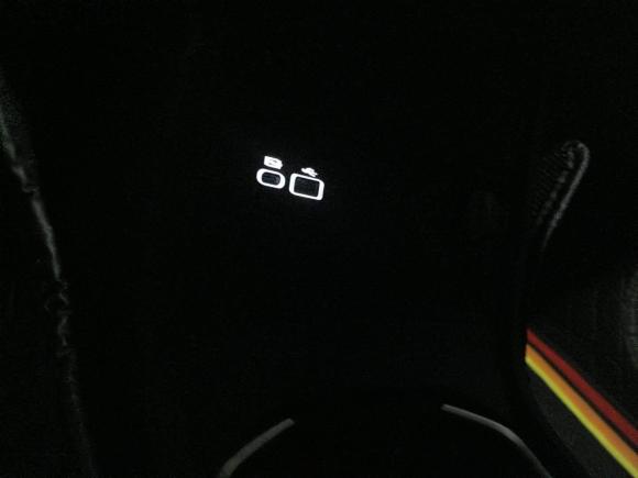 [上海·沪A] 二手哪吒汽车哪吒U2023款 哪吒U-Ⅱ 挑战版 500 磷酸铁锂