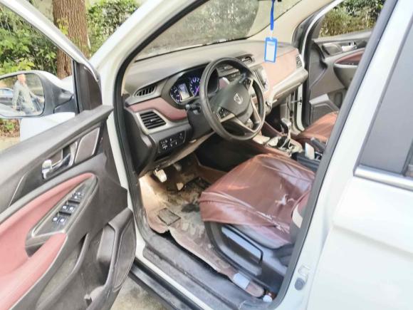 [上海·湘A] 二手长安凌轩2017款 1.6L 手动精英型