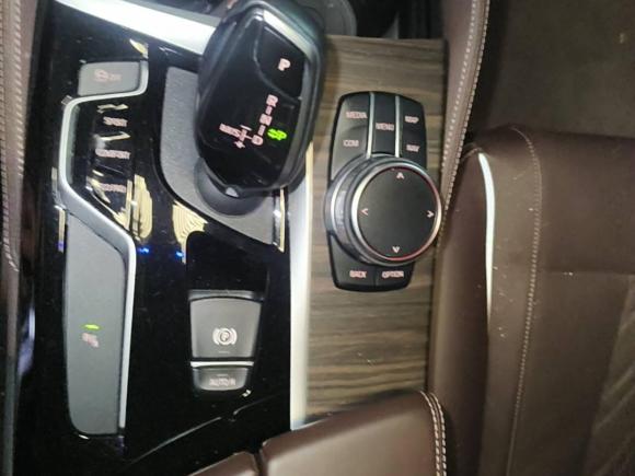 [深圳·粤B] 二手宝马宝马5系2018款 改款 530Li 领先型 豪华套装