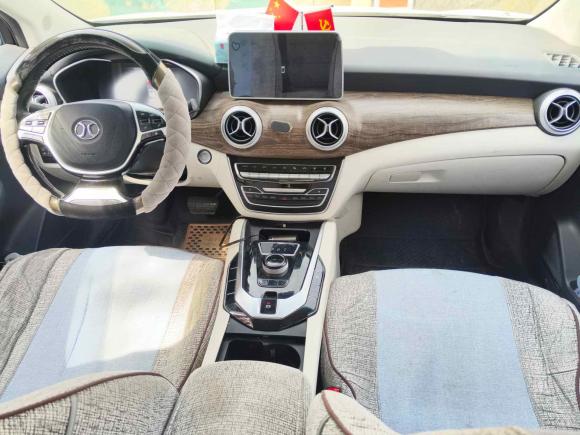 [上海·沪A] 二手北京汽车北京EU52018款 R500 智风版