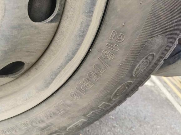 [南京·苏B] 二手上汽大通MAXUS新途V802014款 2.5T 傲运通短轴中顶