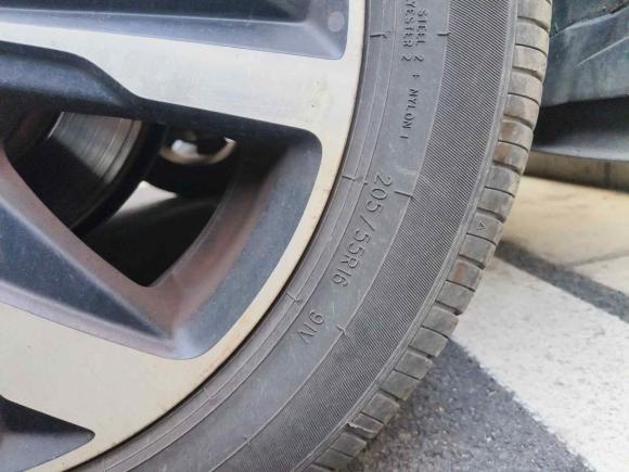 [无锡·苏B] 二手荣威荣威3602017款 1.5L 自动豪华版