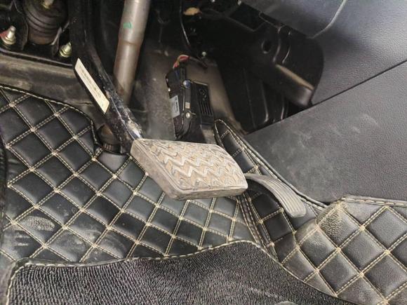 [西安·新A] 二手江铃驭胜S3502013款 2.4T 自动四驱柴油豪华版5座