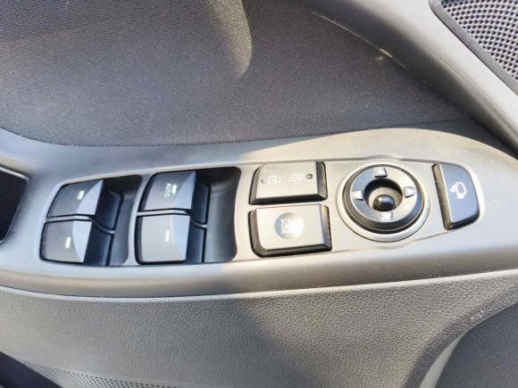 [武汉·鄂A] 二手现代朗动2016款 1.6L 自动尊贵型