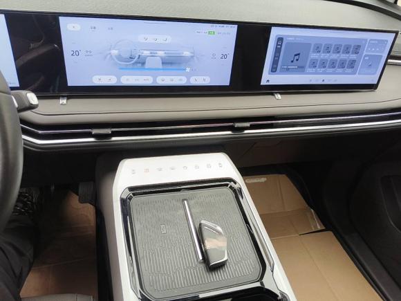 [上海·苏A] 二手大通大通G702024款 2.0T 自动旗舰版 7座