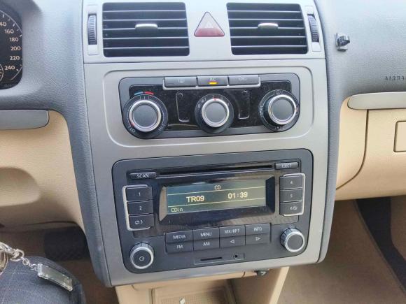 [上海·沪E] 二手大众途安2011款 1.4T DSG智雅版5座