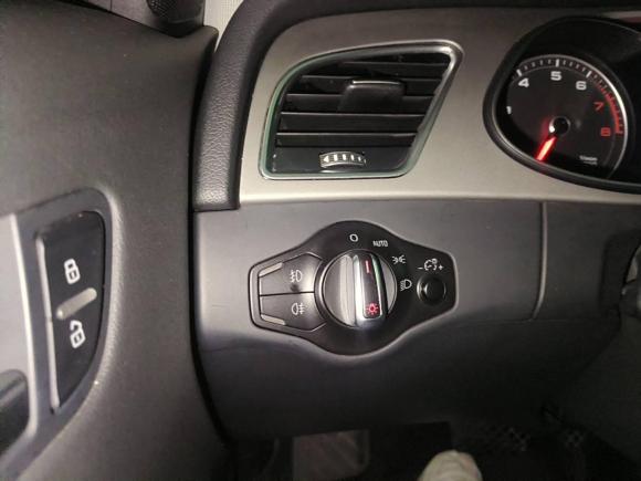 [成都·川A] 二手奥迪奥迪A4L2016款 35 TFSI 典藏版 自动标准型