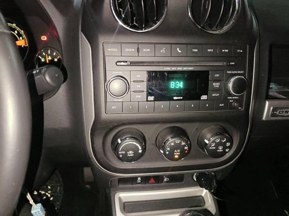 [上海·沪B] 二手Jeep指南者2014款 改款 2.4L 四驱舒适版