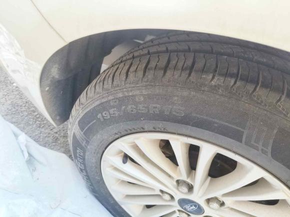 [无锡·苏B] 二手福特福睿斯2015款 1.5L 自动舒适型