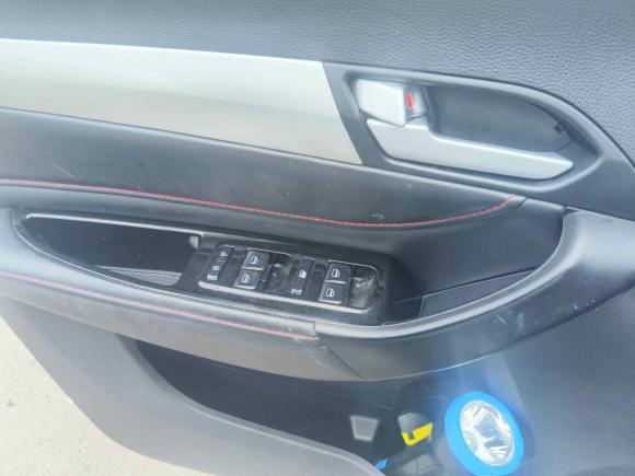 [义乌·皖S] 二手凯翼凯翼X32016款 1.6L CVT智联III版