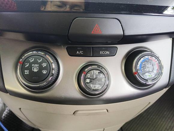 [深圳·粤B] 二手现代悦动2011款 1.6L 自动舒适型